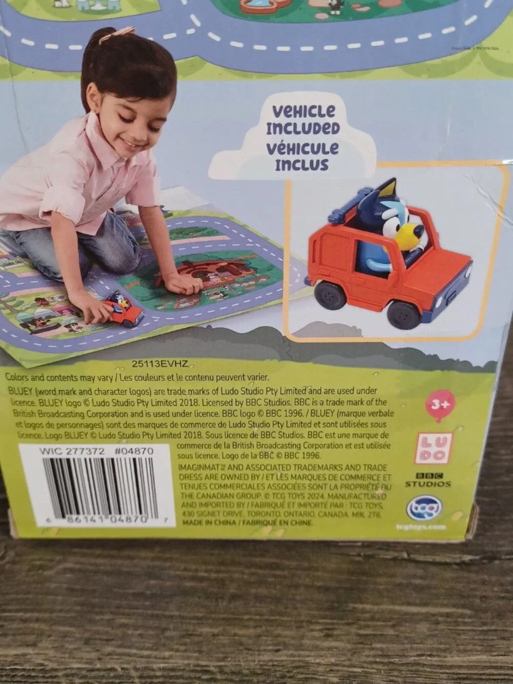 NIB Bluey Imaginmat Felt  2.5’ X 2’ Bluey In Car